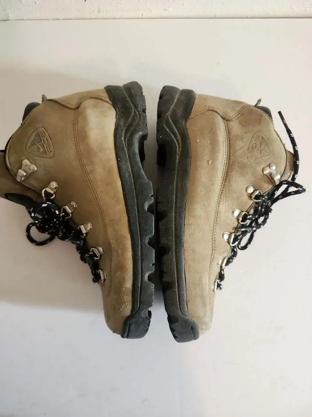 Vintage Nike ACG Air Gimli Brown Suede Hiking Boots Women's Size 7.5